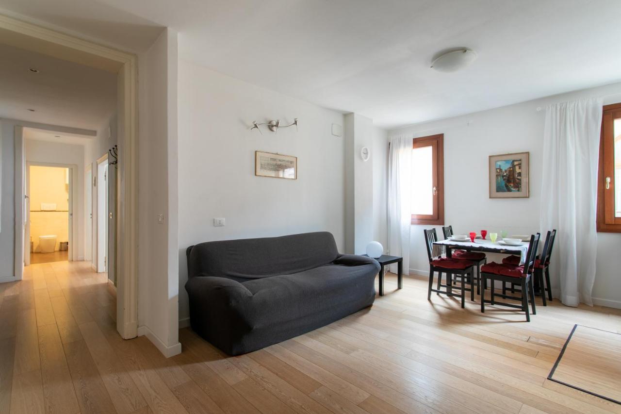Venice Lance With Lift, 2 Minutes Walk From The Train Station Exterior photo