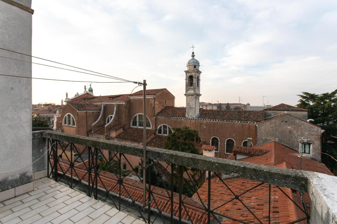 Venice Lance With Lift, 2 Minutes Walk From The Train Station Exterior photo